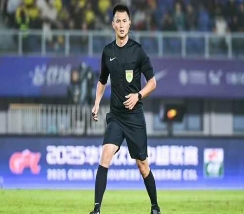 李海新吹申花8胜1平，津门虎争1分拼海牛于根伟遥控指挥5外援齐整