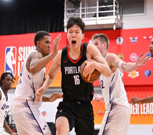 拒逆转！爵士8379击败开拓者！杨瀚森再创惊喜，立足NBA稳了