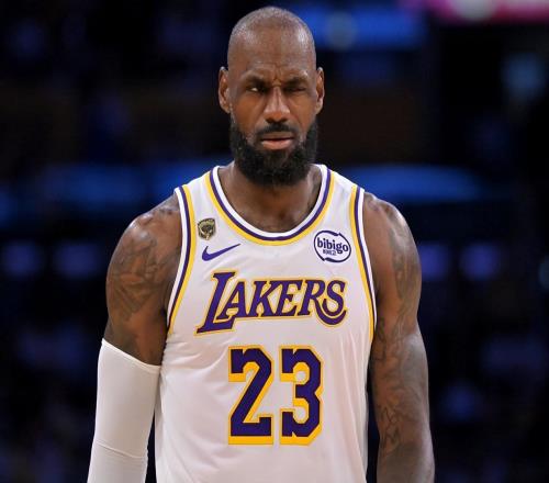 5年2.52亿美金！NBA休赛期最超值合同，底薪老詹才能超越文班亚马