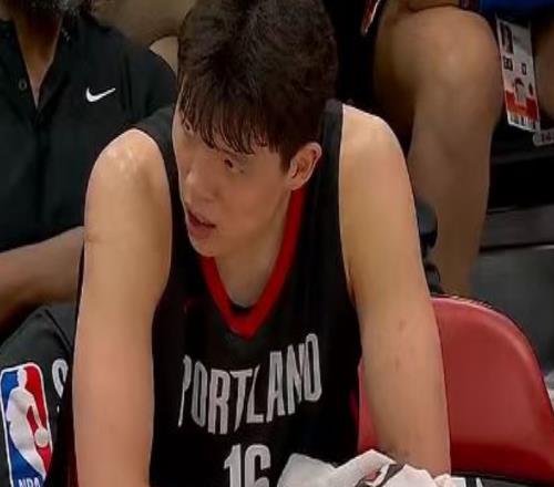 NBA三消息：杨瀚森9+10+3，字母哥亮相热火，詹姆斯3选1