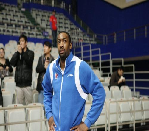 NBA生涯平平，他的播客却年收7000万观看