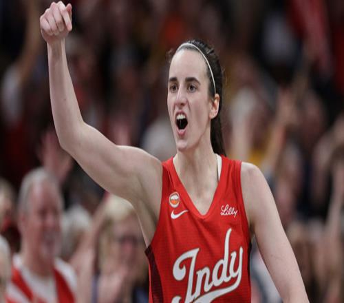 WNBA历史第一人！女库里克拉克狂轰45+10+19罚刷爆纪录
