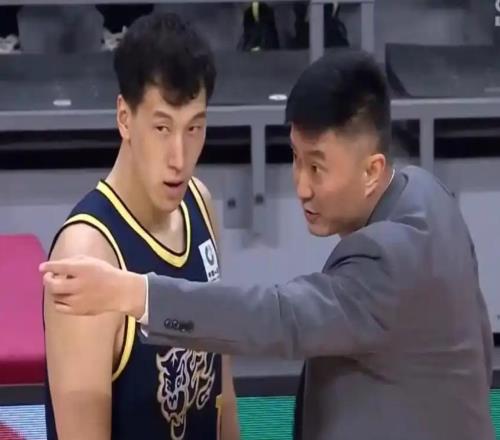 广东男篮阵容减员，杜锋爱将确定离队，顶薪加盟同曦，王洪泽或被重用