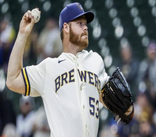 “我不是在举行葬礼”：雄鹿王牌投手二次肩关节囊手术赛季报销，MLB未来成疑
