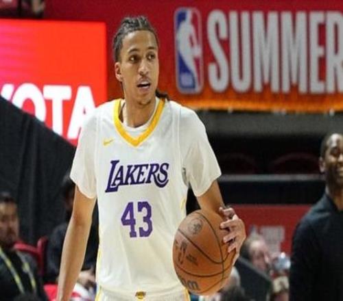 卡尔：我必须继续努力尽快适应NBA的比赛节奏和对抗